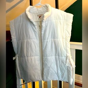 Puffer side tie vest